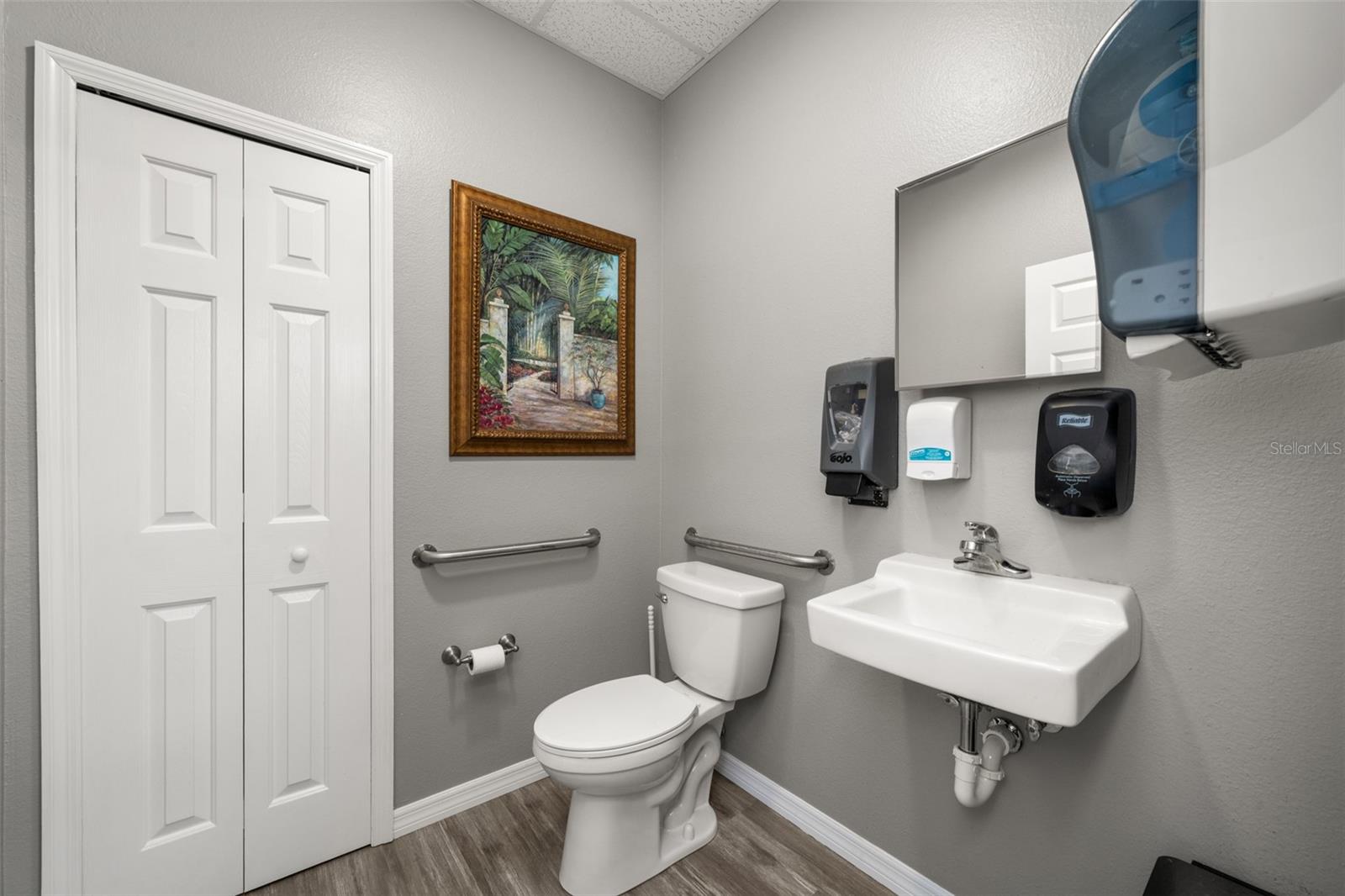 Image 29 of 50 For 33 Ryant Boulevard