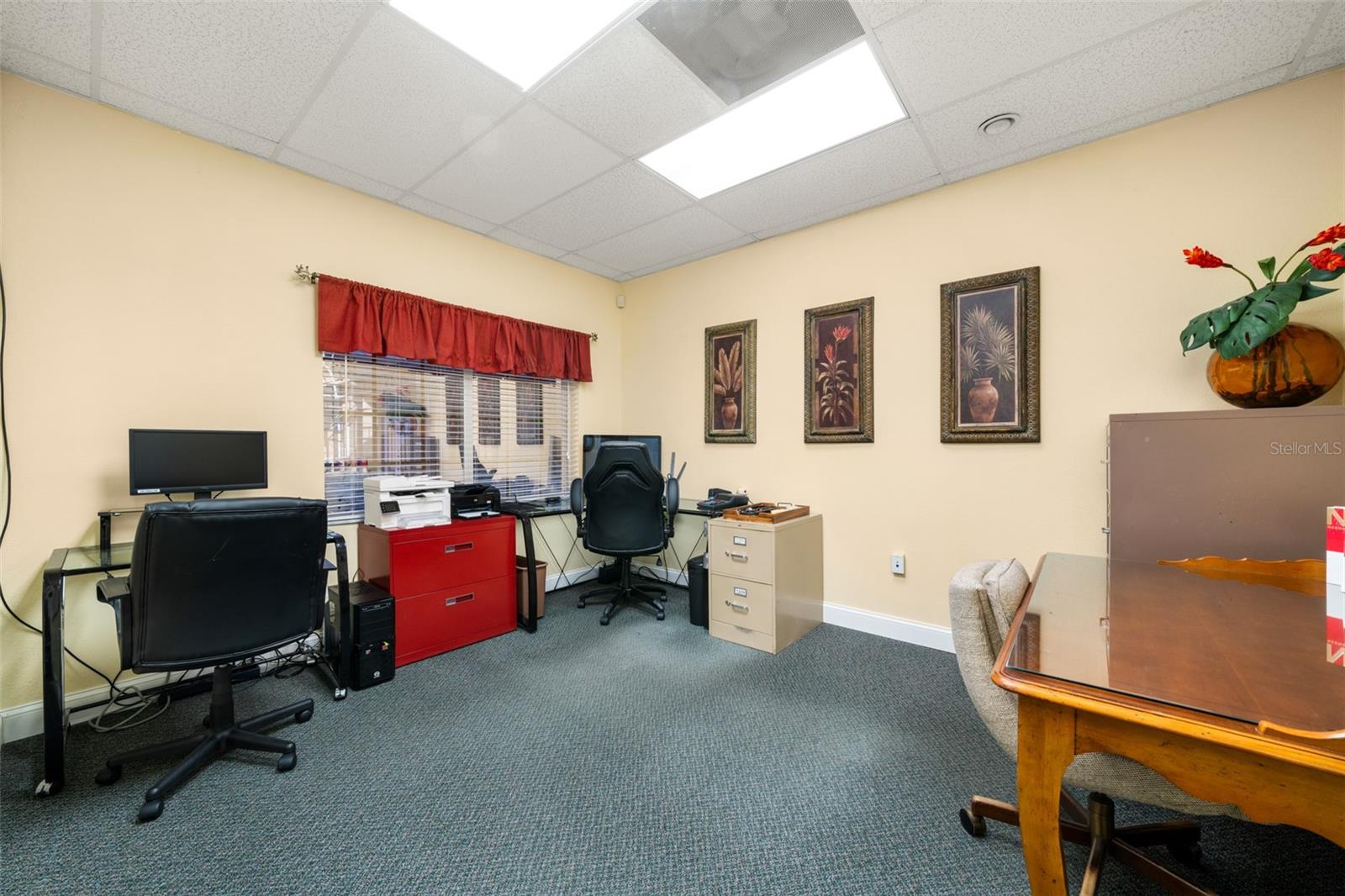 Image 33 of 50 For 33 Ryant Boulevard