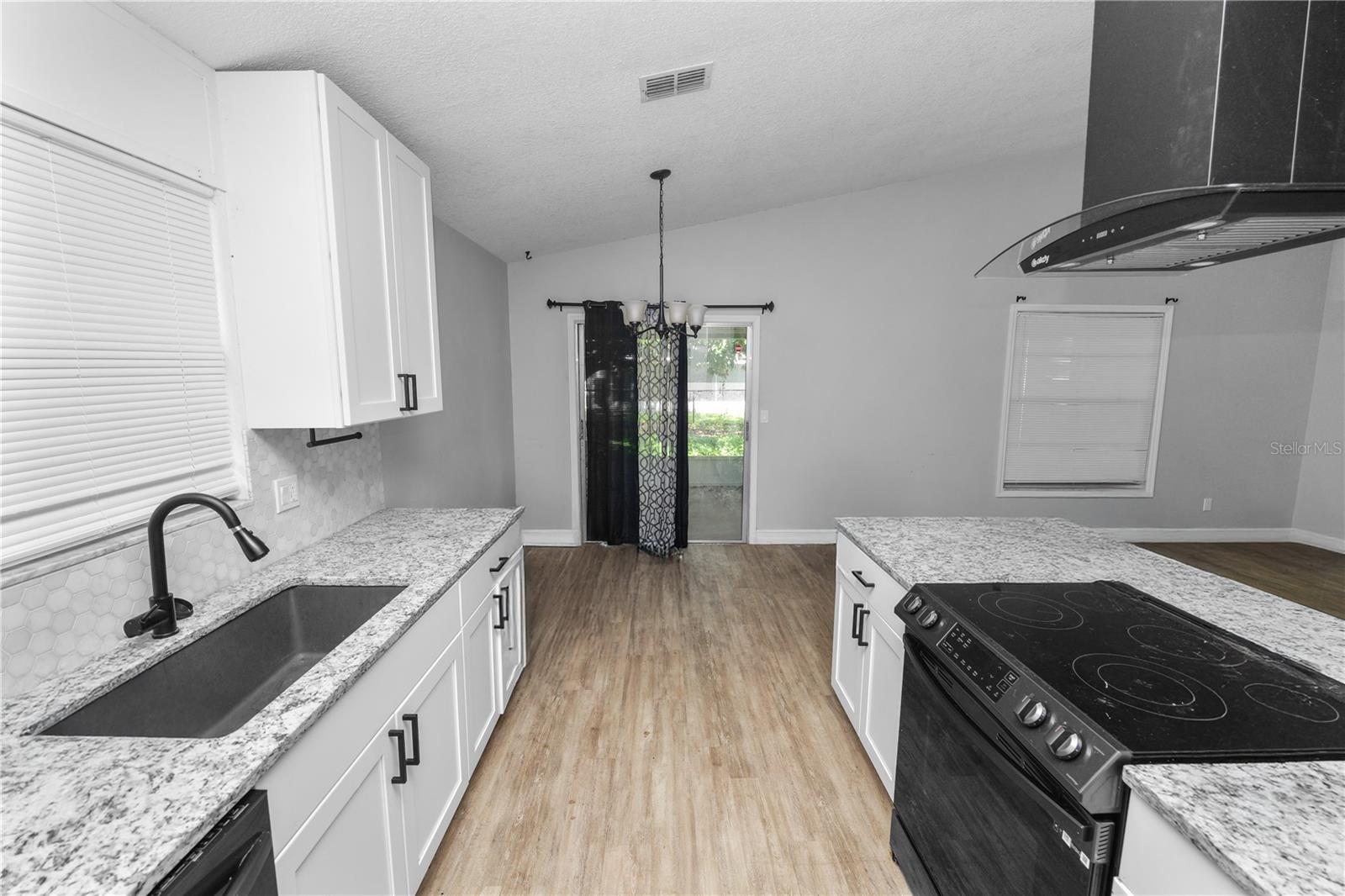 Image 7 of 27 For 3307 Fox Ridge Drive