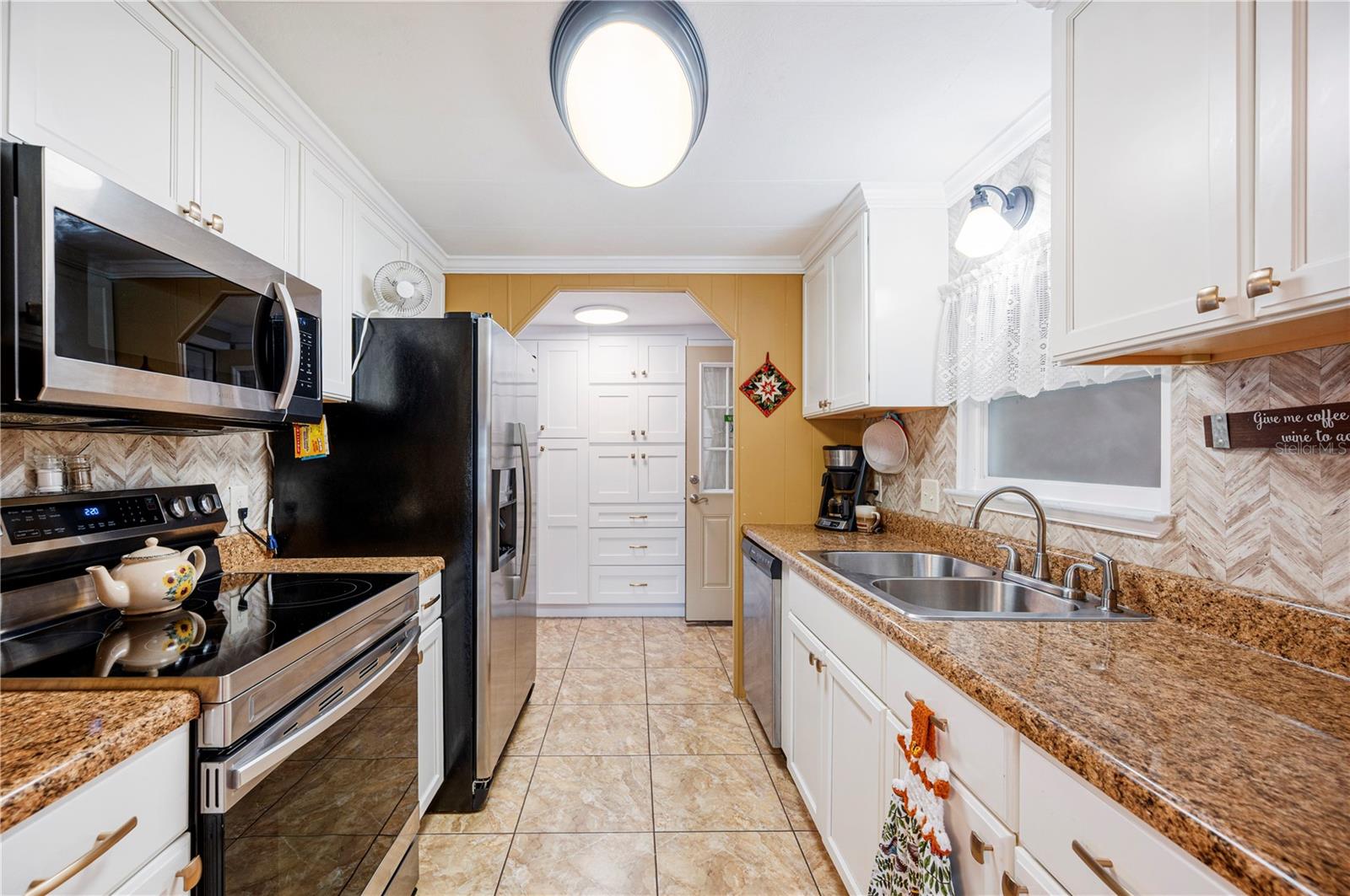 Image 3 of 20 For 1610 Reynolds Road 360