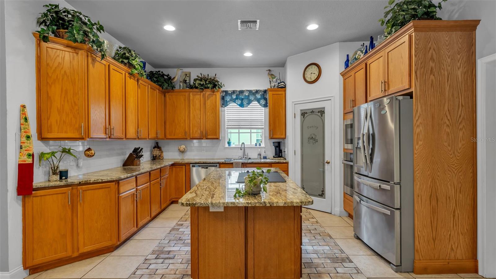 Image 13 of 71 For 7265 Millbrook Oaks Drive