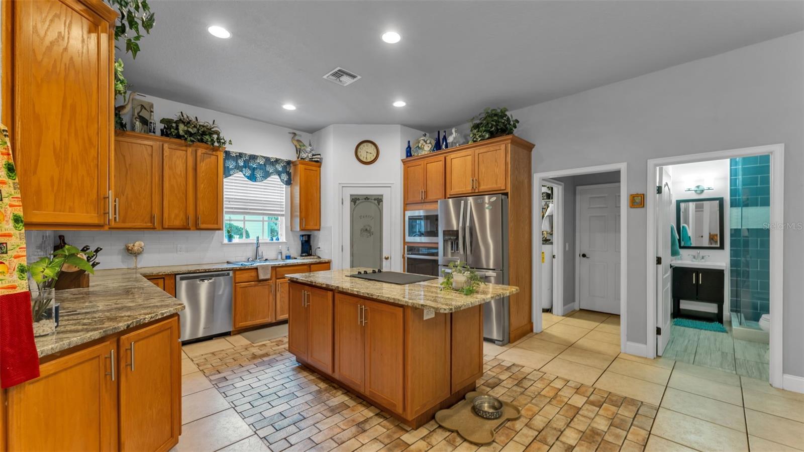 Image 14 of 71 For 7265 Millbrook Oaks Drive