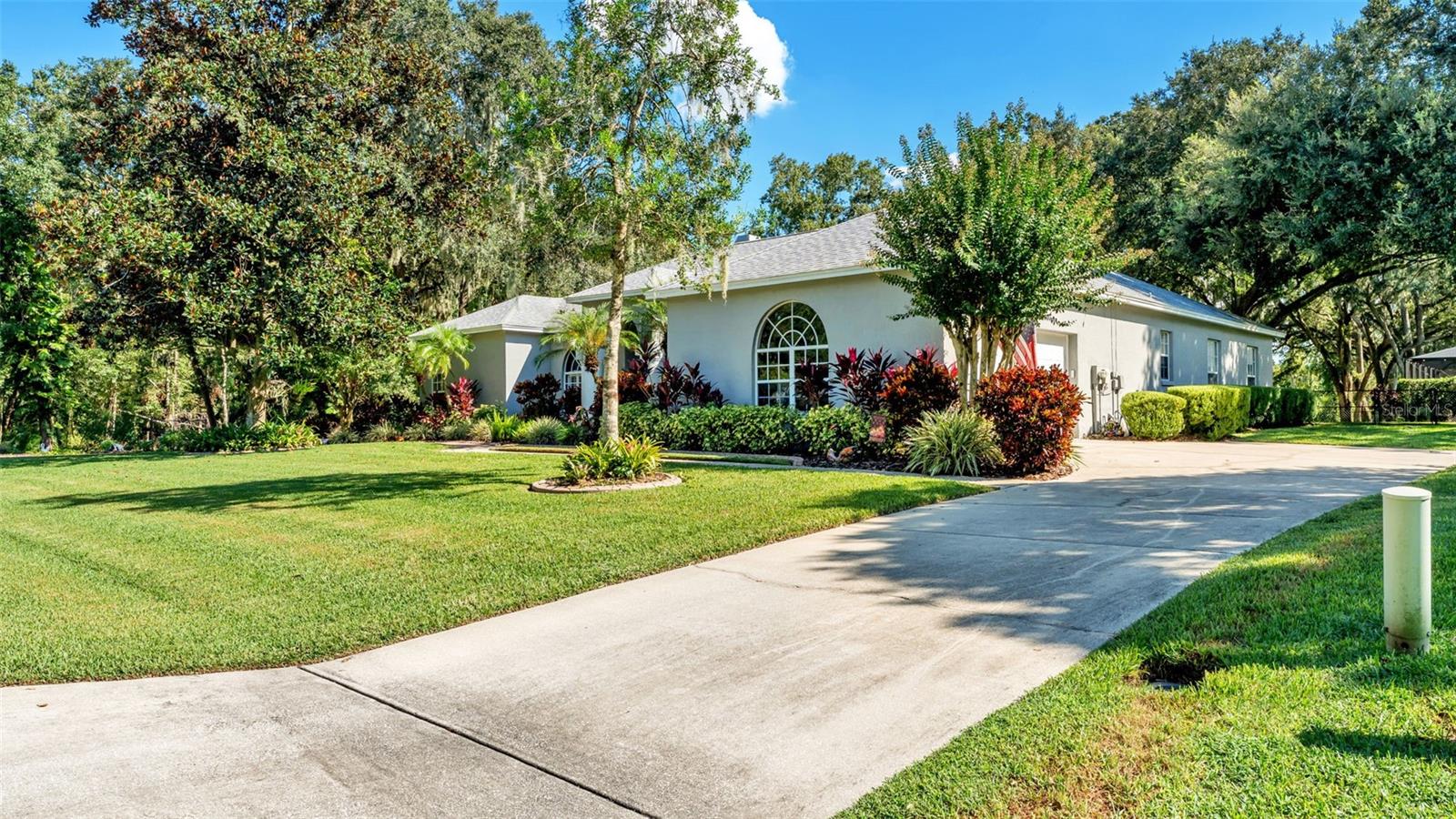 Image 2 of 71 For 7265 Millbrook Oaks Drive