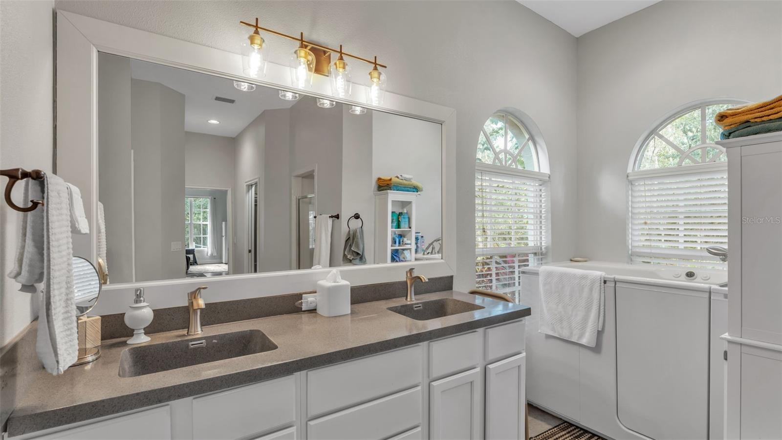 Image 26 of 71 For 7265 Millbrook Oaks Drive