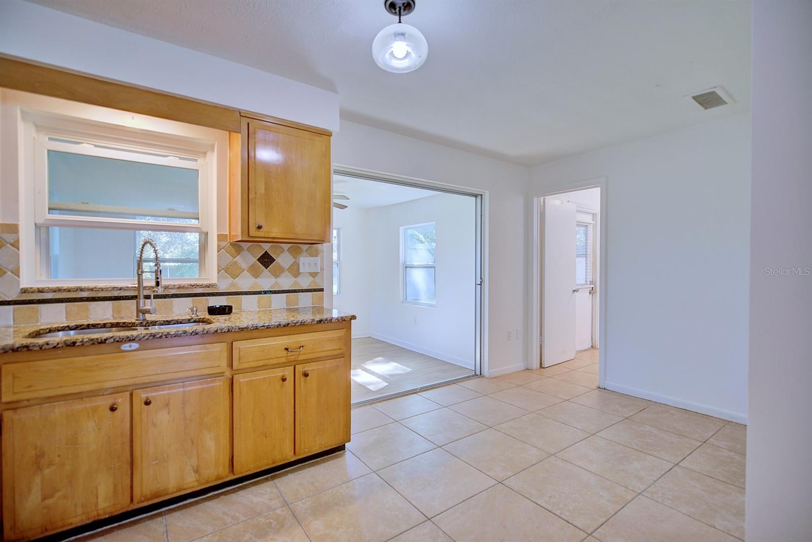 Image 11 of 30 For 2706 Kingswood Drive