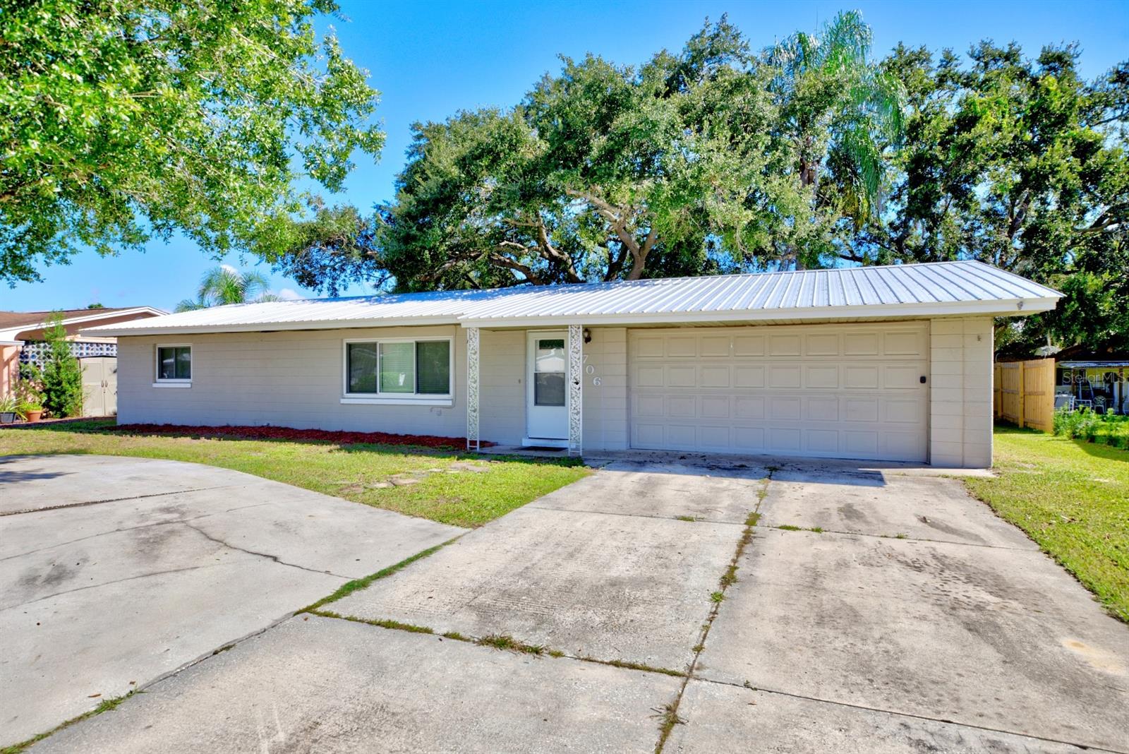 Image 3 of 30 For 2706 Kingswood Drive
