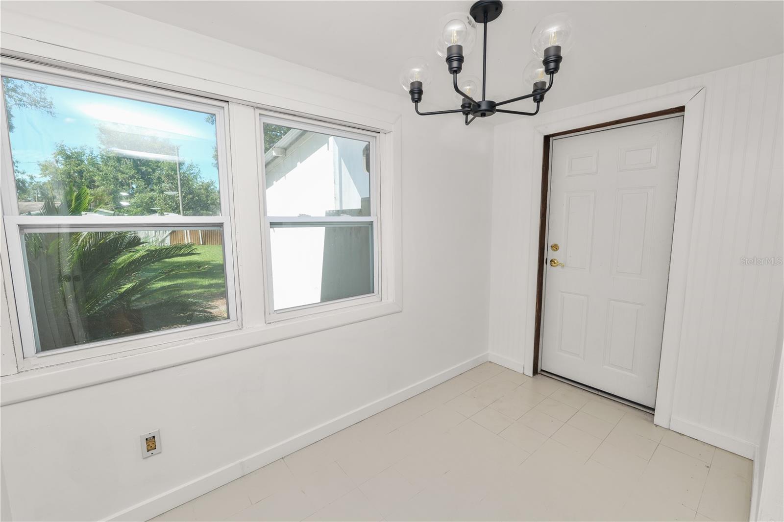Image 21 of 30 For 4070 Willow Oak Road