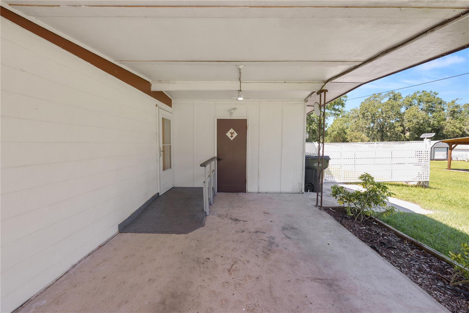Image 3 of 30 For 4070 Willow Oak Road