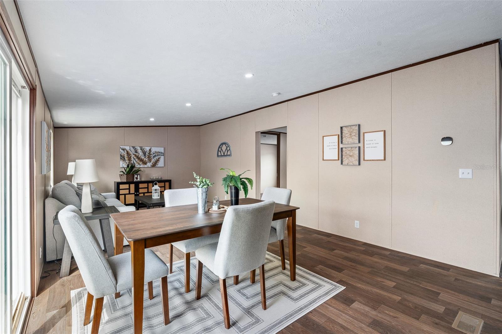 Image 18 of 35 For 8150 Cherokee Road