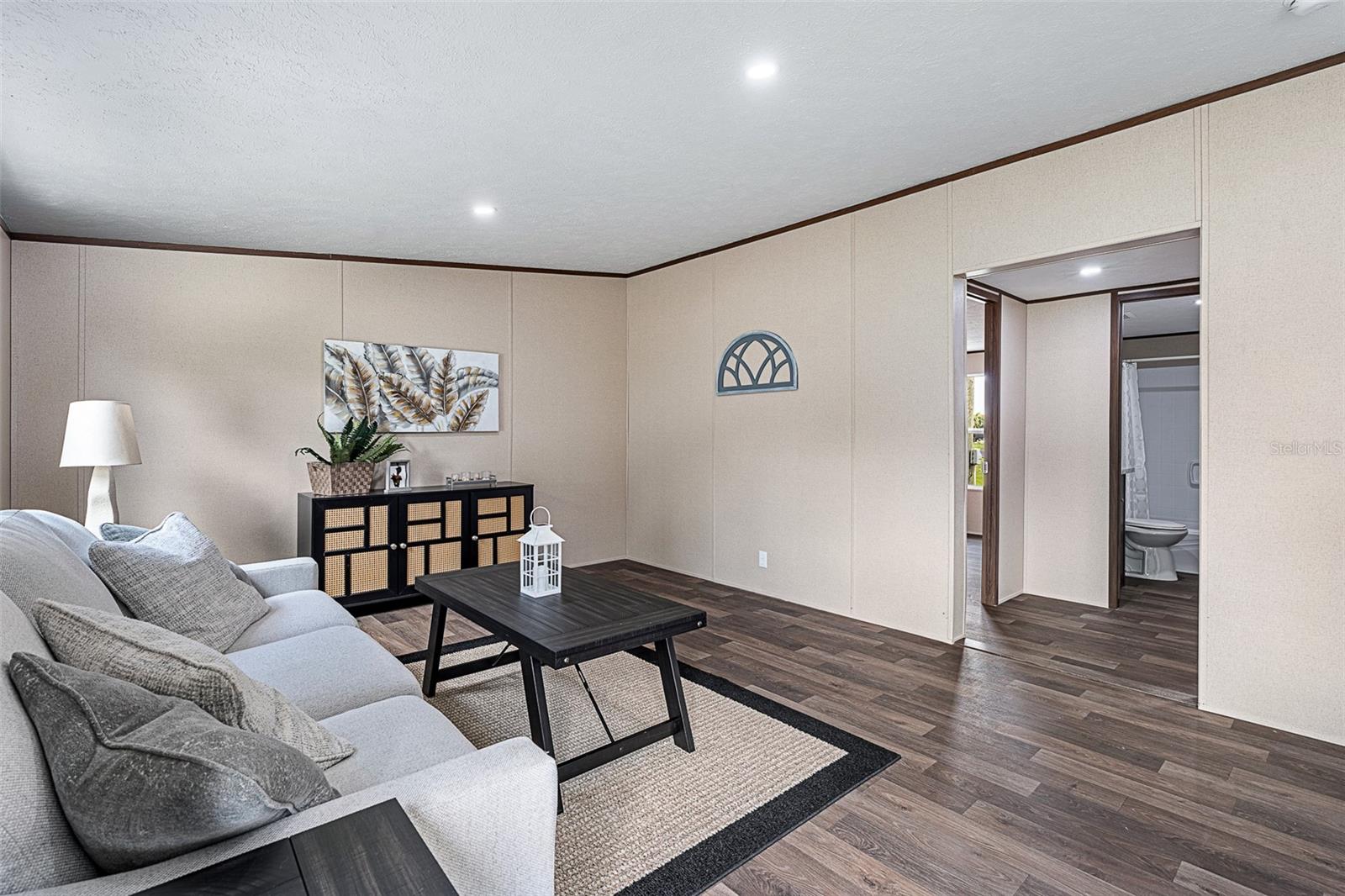 Image 21 of 35 For 8150 Cherokee Road