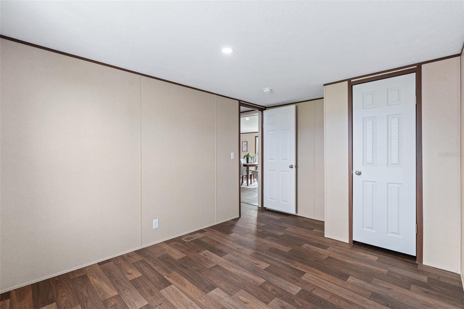 Image 32 of 35 For 8150 Cherokee Road