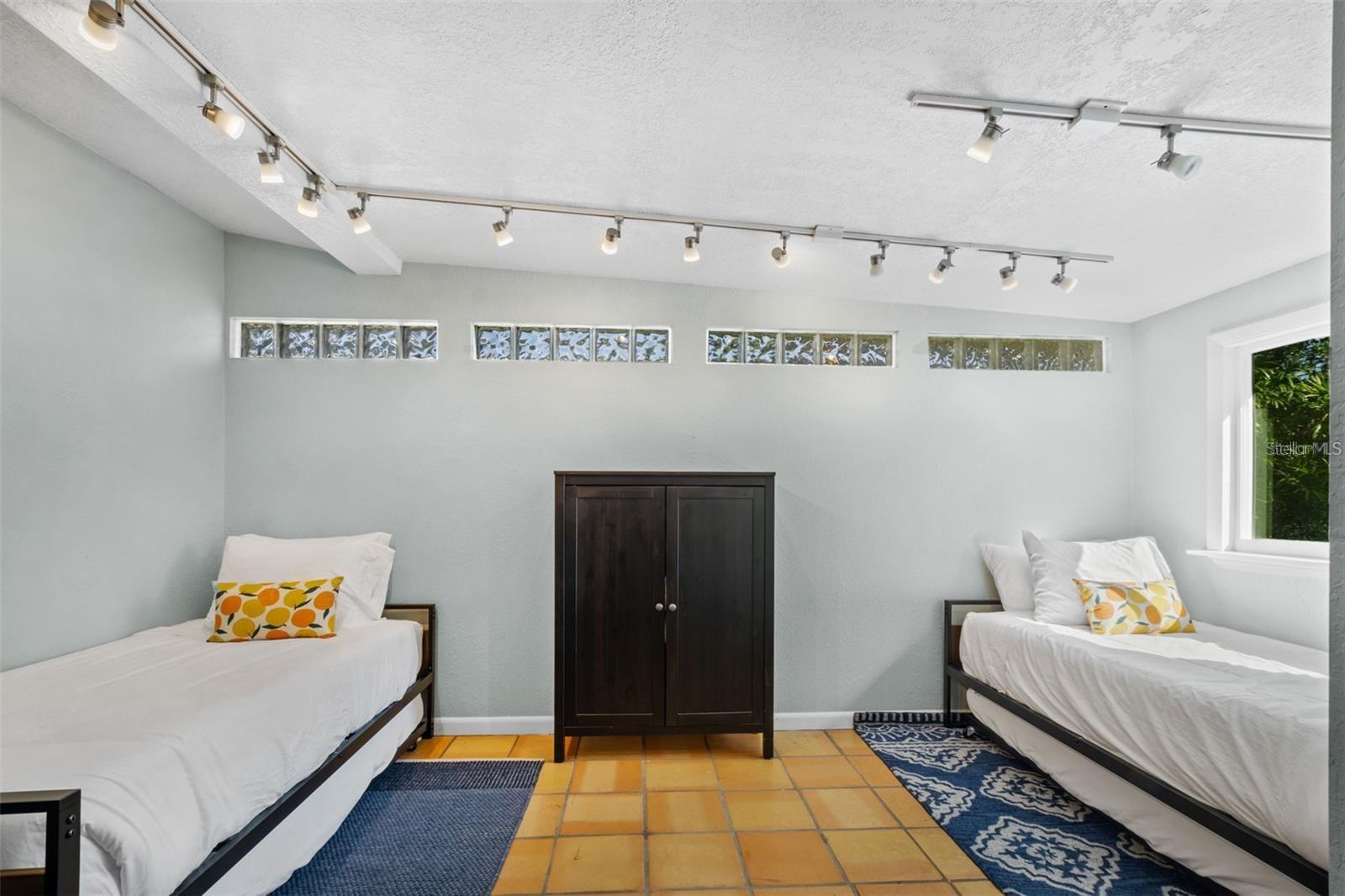 Image 15 of 24 For 2014 8th Terrace Se