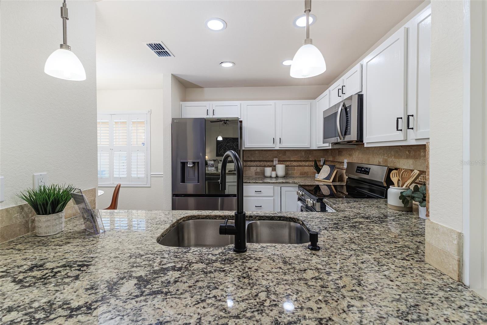 Image 11 of 29 For 6610 Crescent Loop