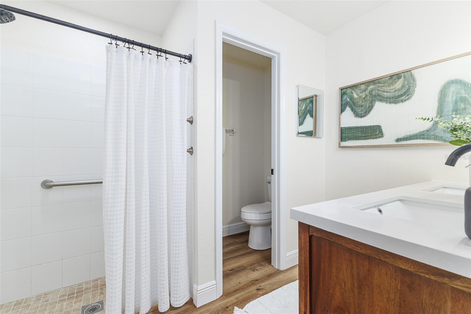 Image 19 of 29 For 6610 Crescent Loop