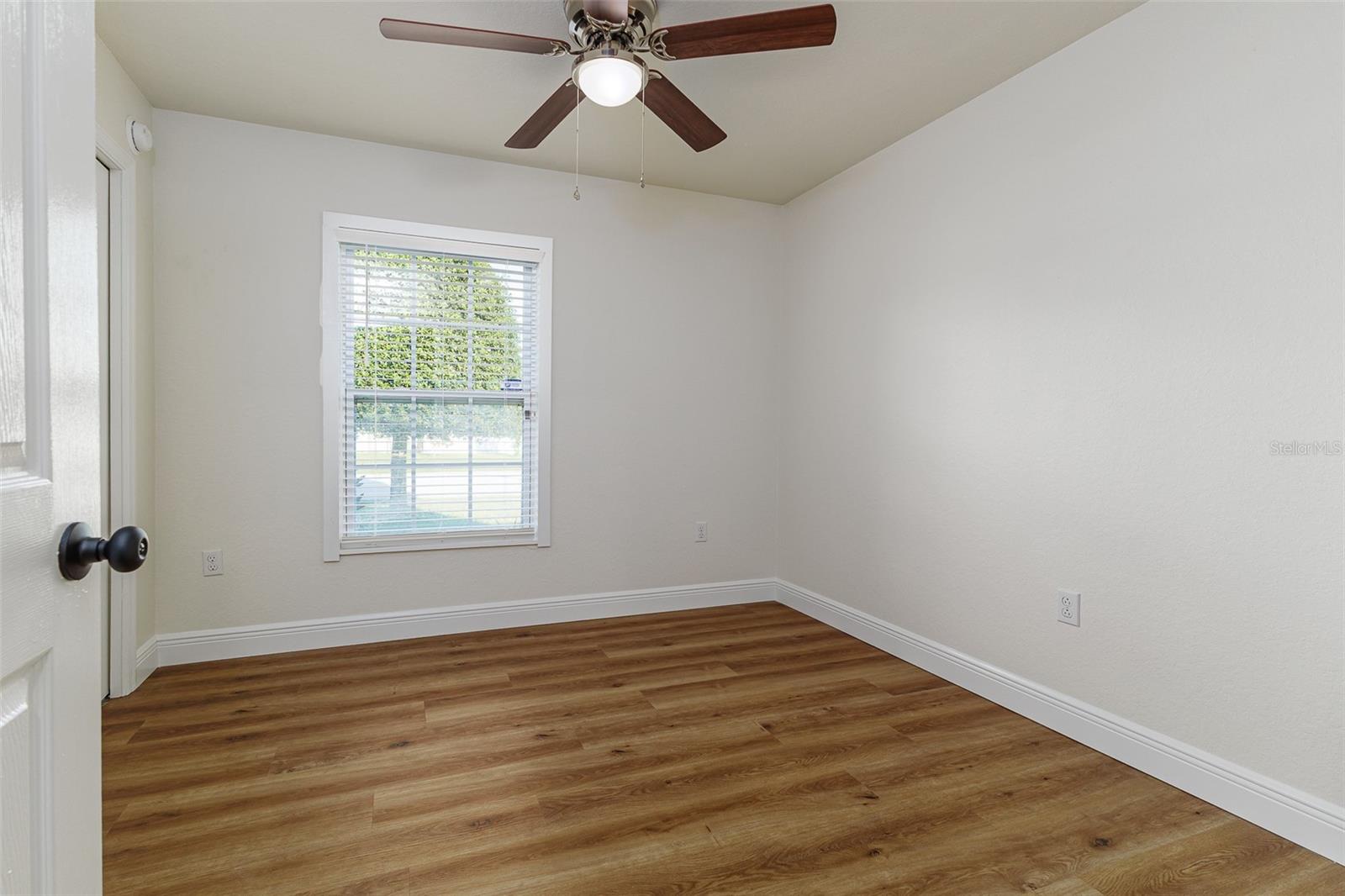 Image 20 of 29 For 6610 Crescent Loop