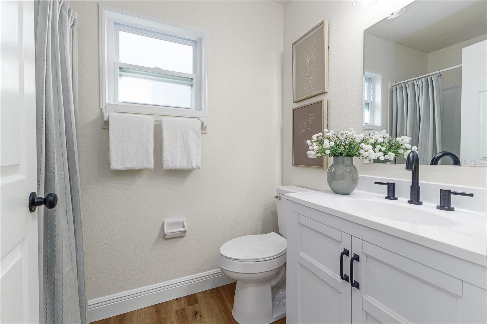 Image 23 of 29 For 6610 Crescent Loop