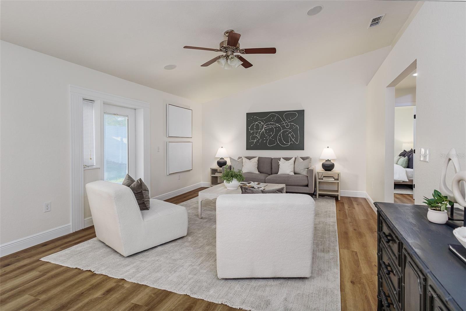 Image 5 of 29 For 6610 Crescent Loop