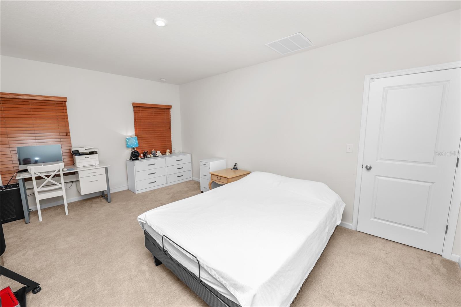 Image 21 of 35 For 913 Eagle Rock Terrace