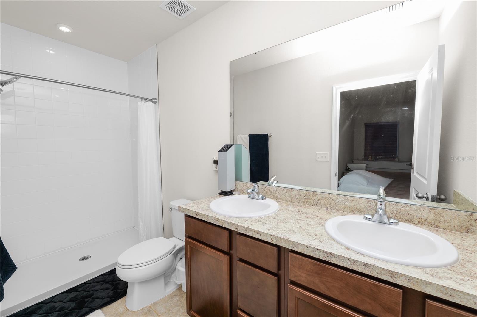 Image 22 of 35 For 913 Eagle Rock Terrace