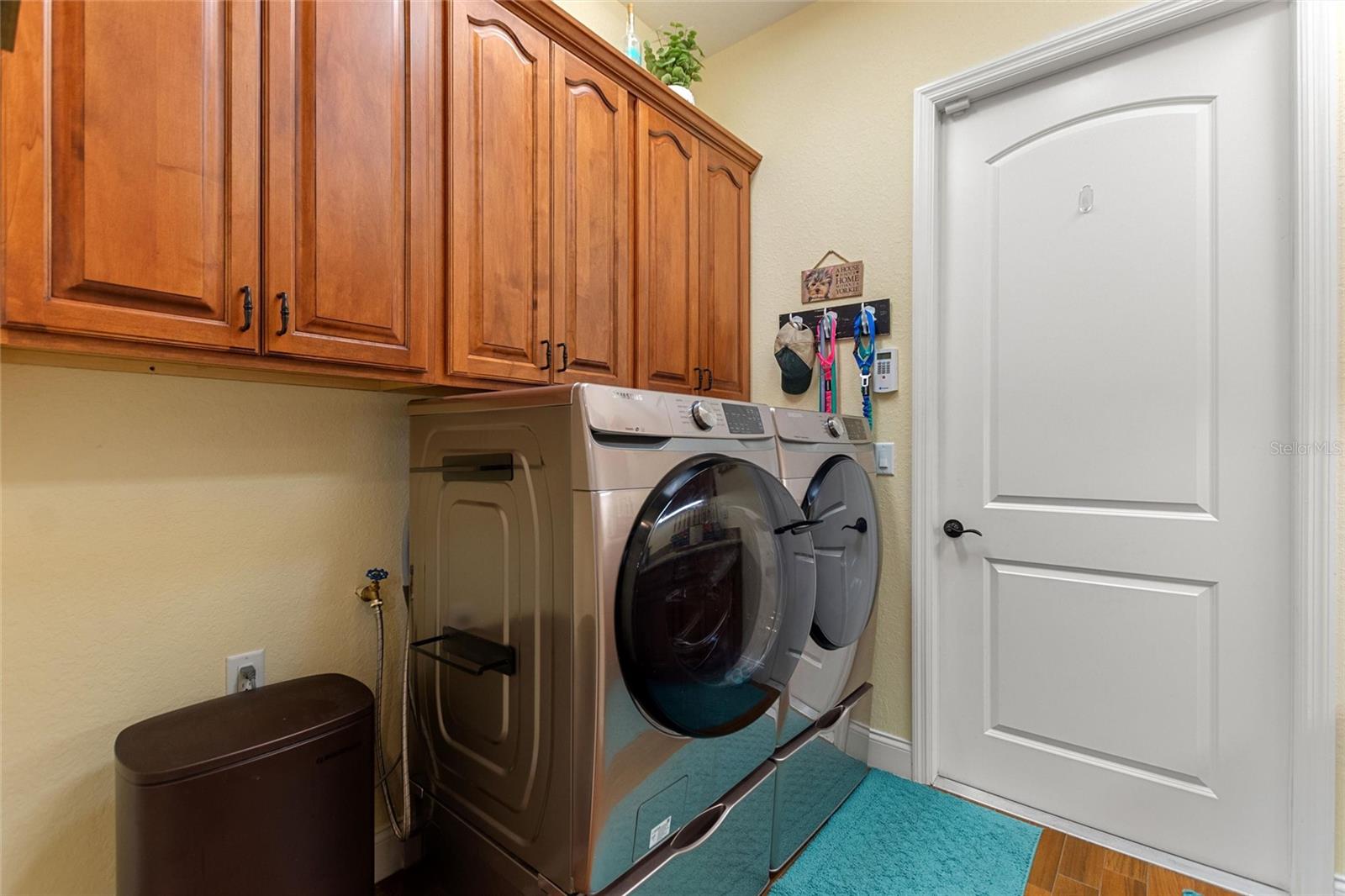 Image 35 of 55 For 416 Motorcoach Drive S