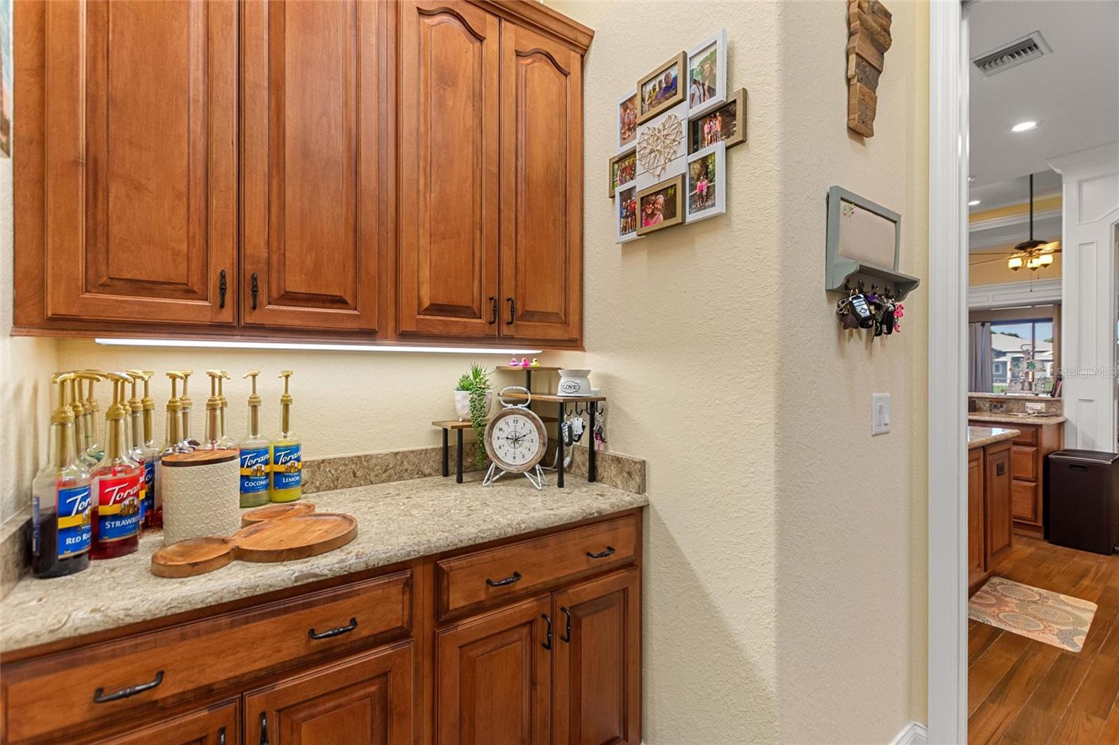 Image 36 of 55 For 416 Motorcoach Drive S