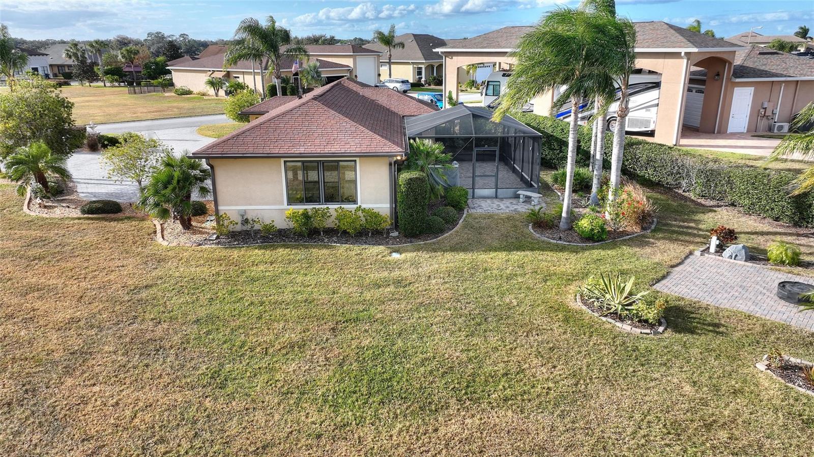 Image 13 of 57 For 561 Meandering Way