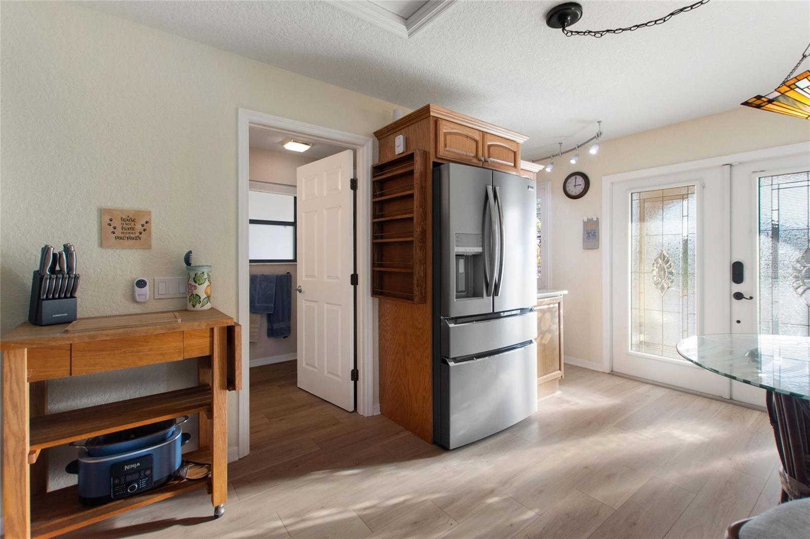 Image 24 of 57 For 561 Meandering Way