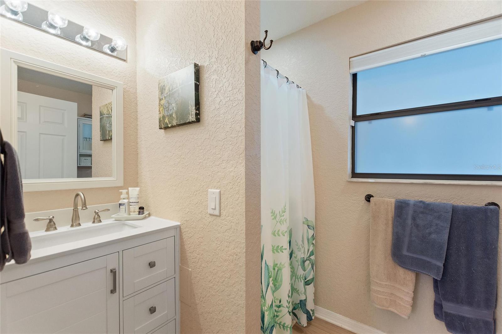 Image 29 of 57 For 561 Meandering Way