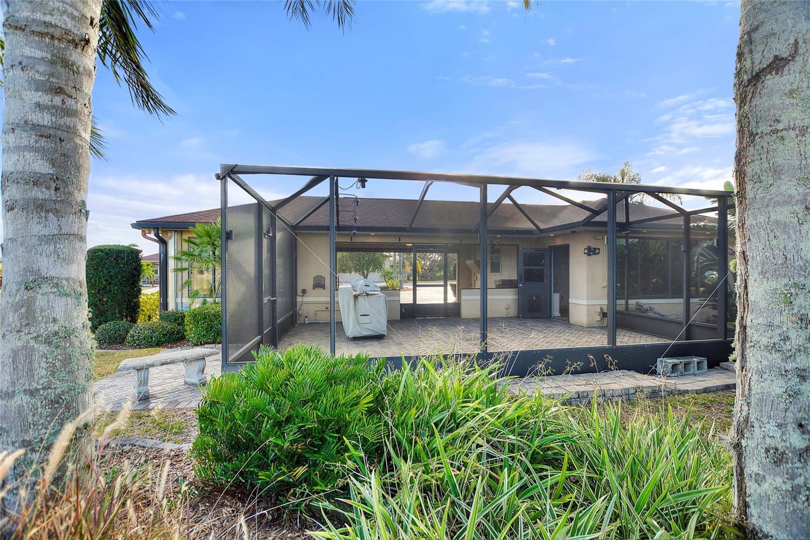 Image 35 of 57 For 561 Meandering Way