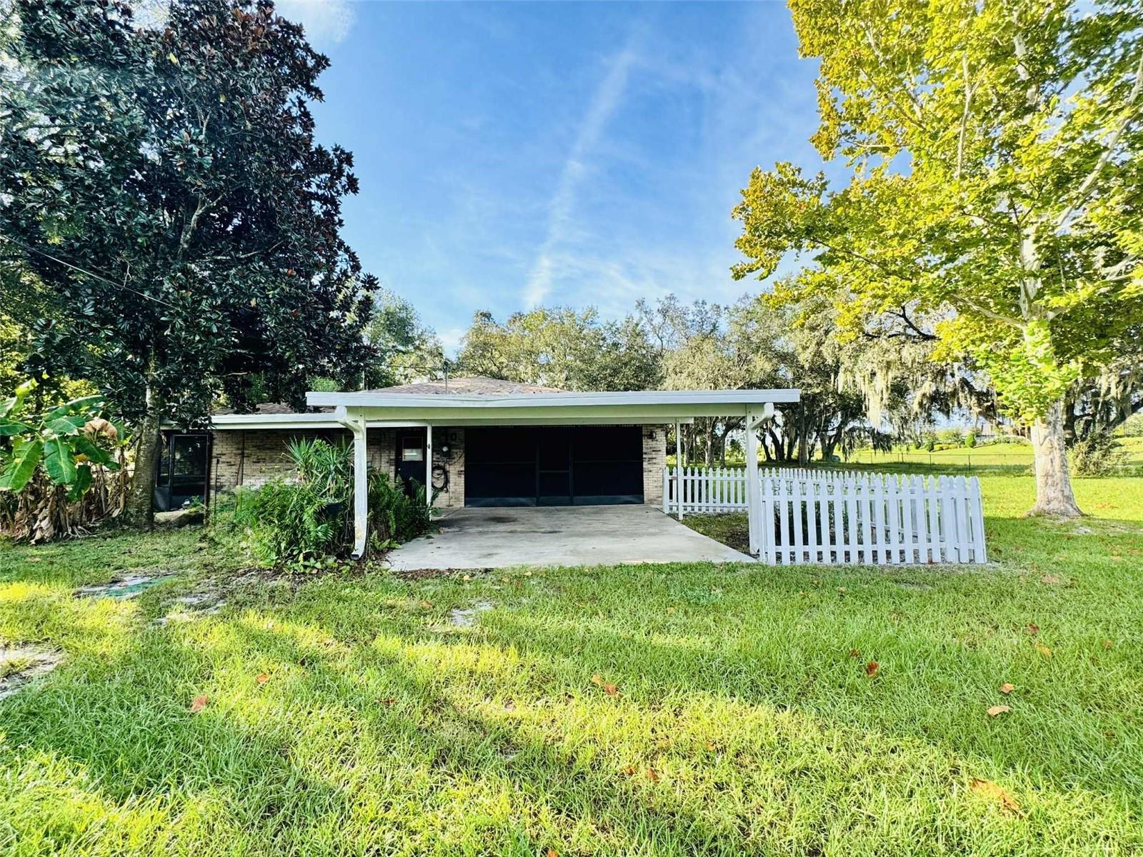 Listing photo id 8 for 2809 State Road 557