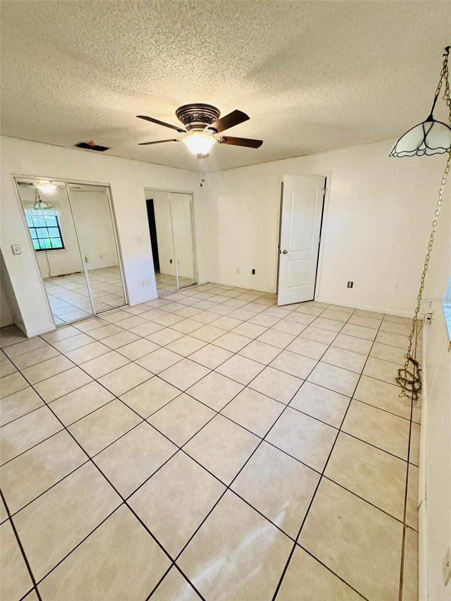 Listing photo id 15 for 2809 State Road 557