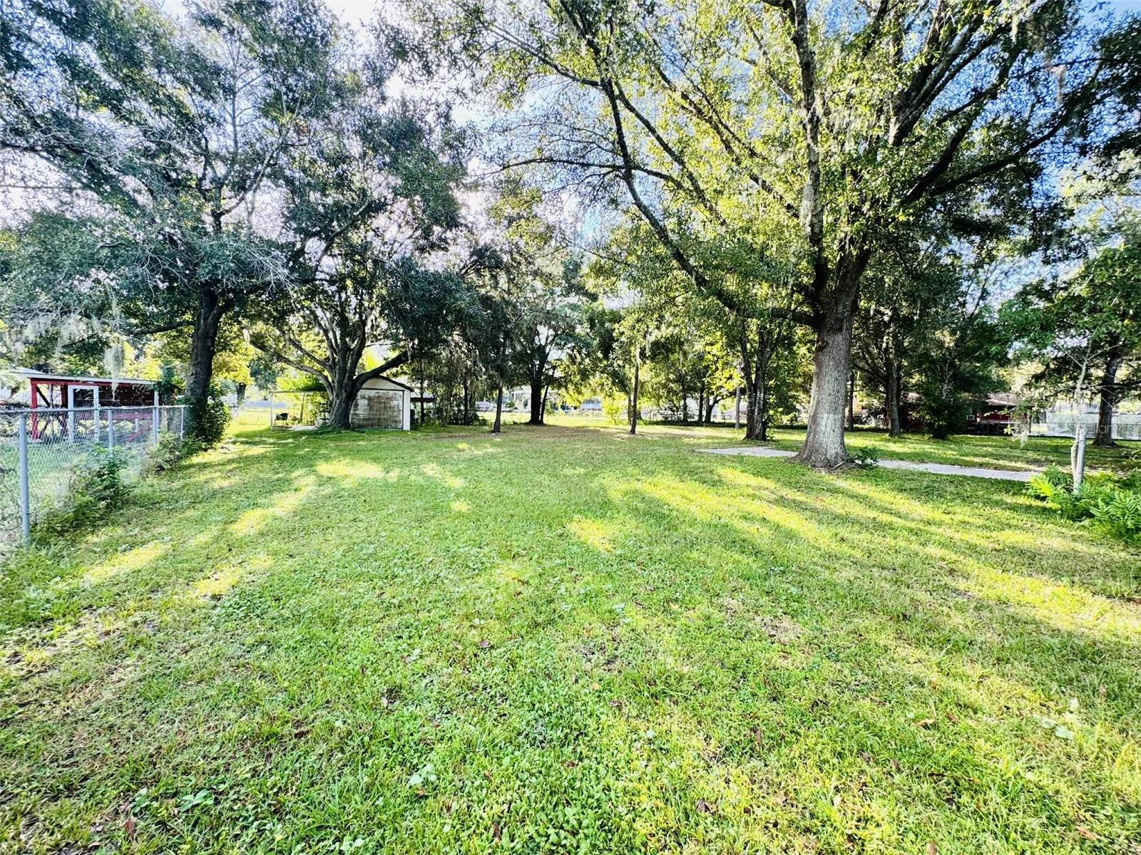 Listing photo id 17 for 2809 State Road 557