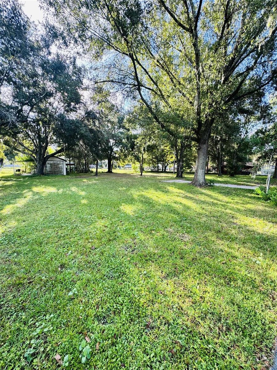 Listing photo id 18 for 2809 State Road 557