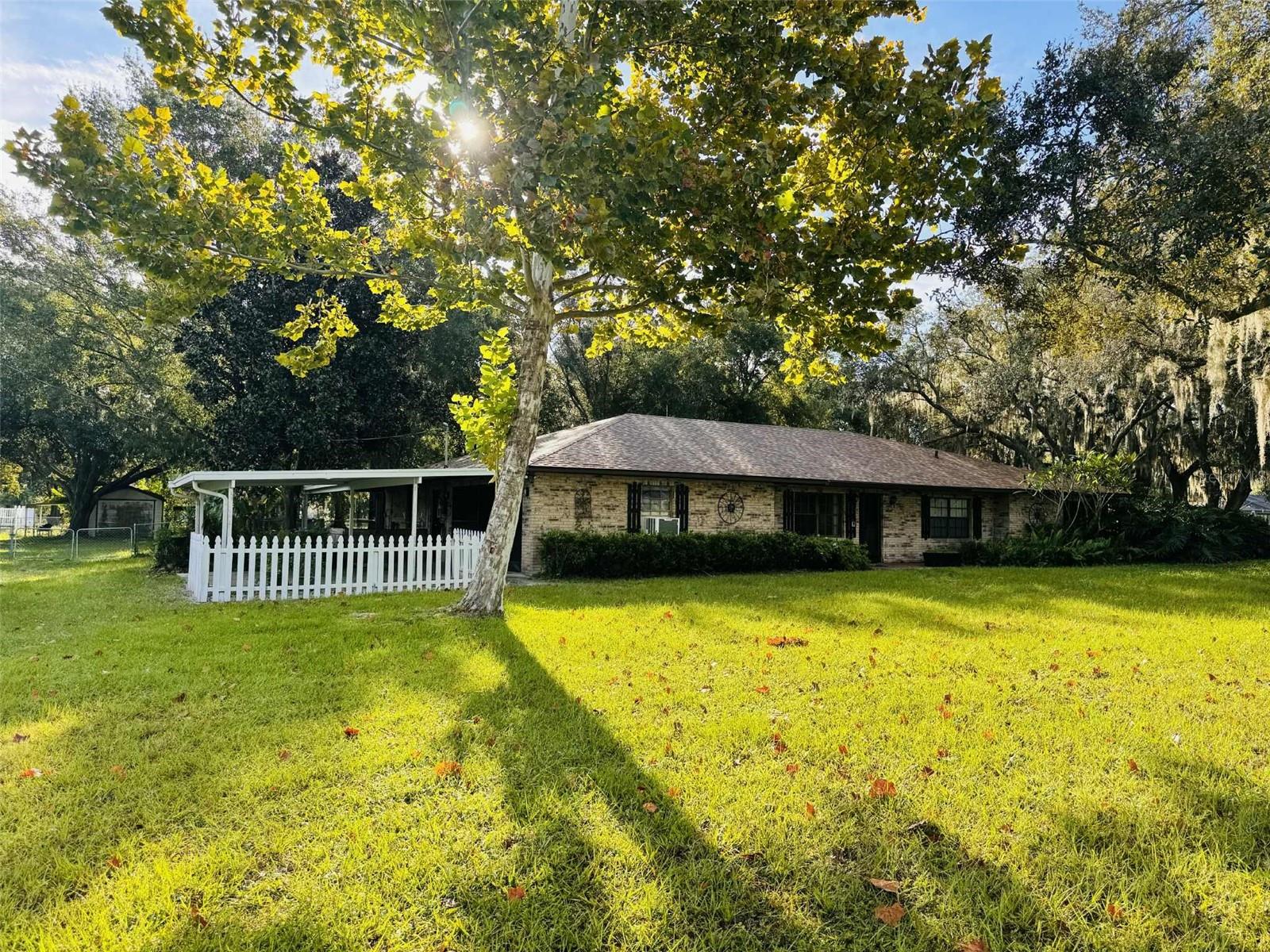 Listing photo id 19 for 2809 State Road 557