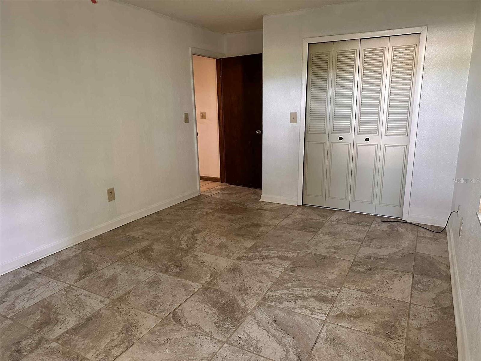 Listing photo id 5 for 2809 State Road 557