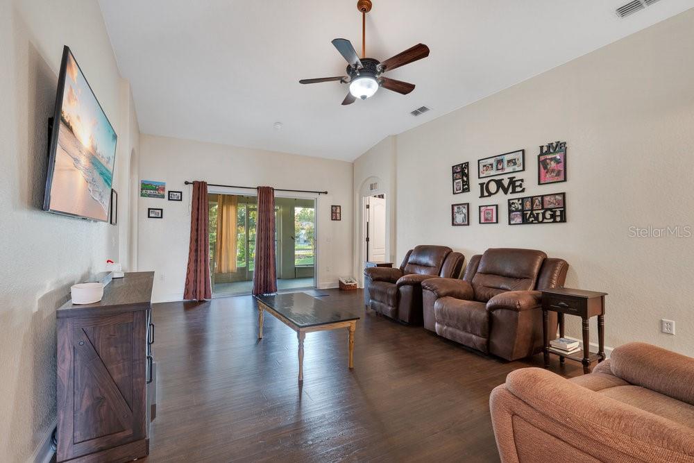 Image 14 of 36 For 6330 Silver Leaf Lane