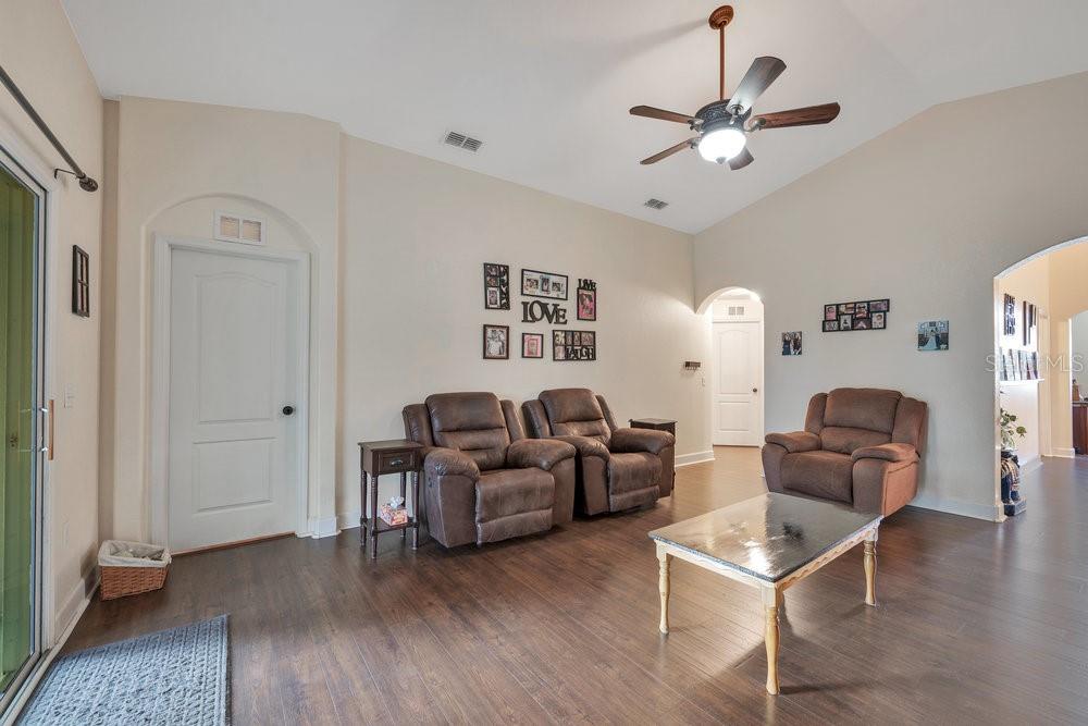 Image 15 of 36 For 6330 Silver Leaf Lane