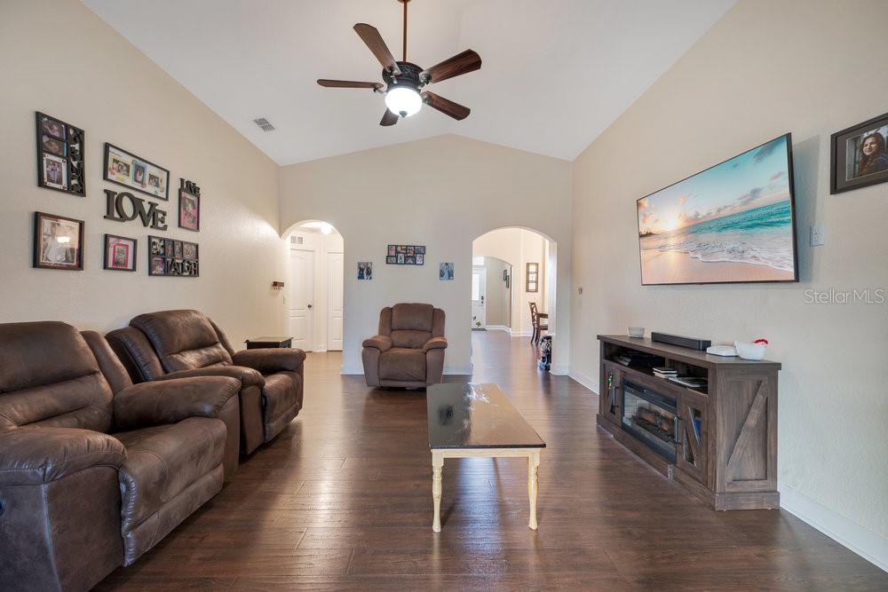 Image 16 of 36 For 6330 Silver Leaf Lane