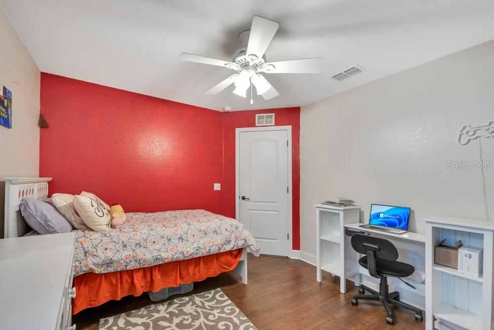 Image 24 of 36 For 6330 Silver Leaf Lane