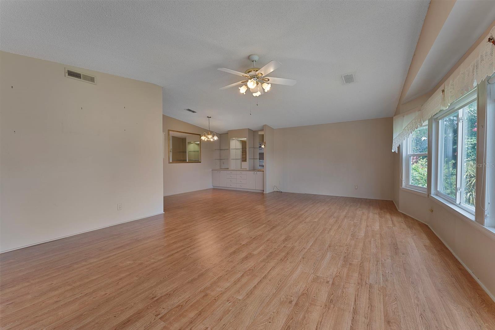 Image 4 of 23 For 3175 Pebble Bend Drive