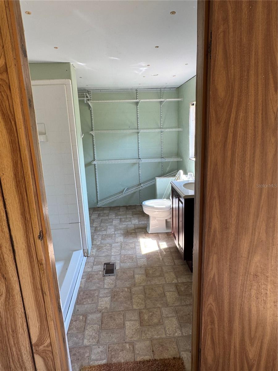 Image 16 of 79 For 6001 185th Road