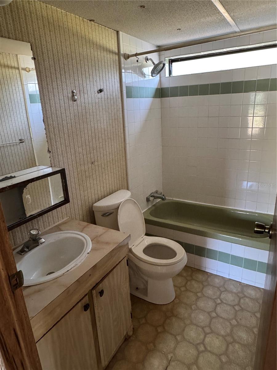 Image 22 of 79 For 6001 185th Road