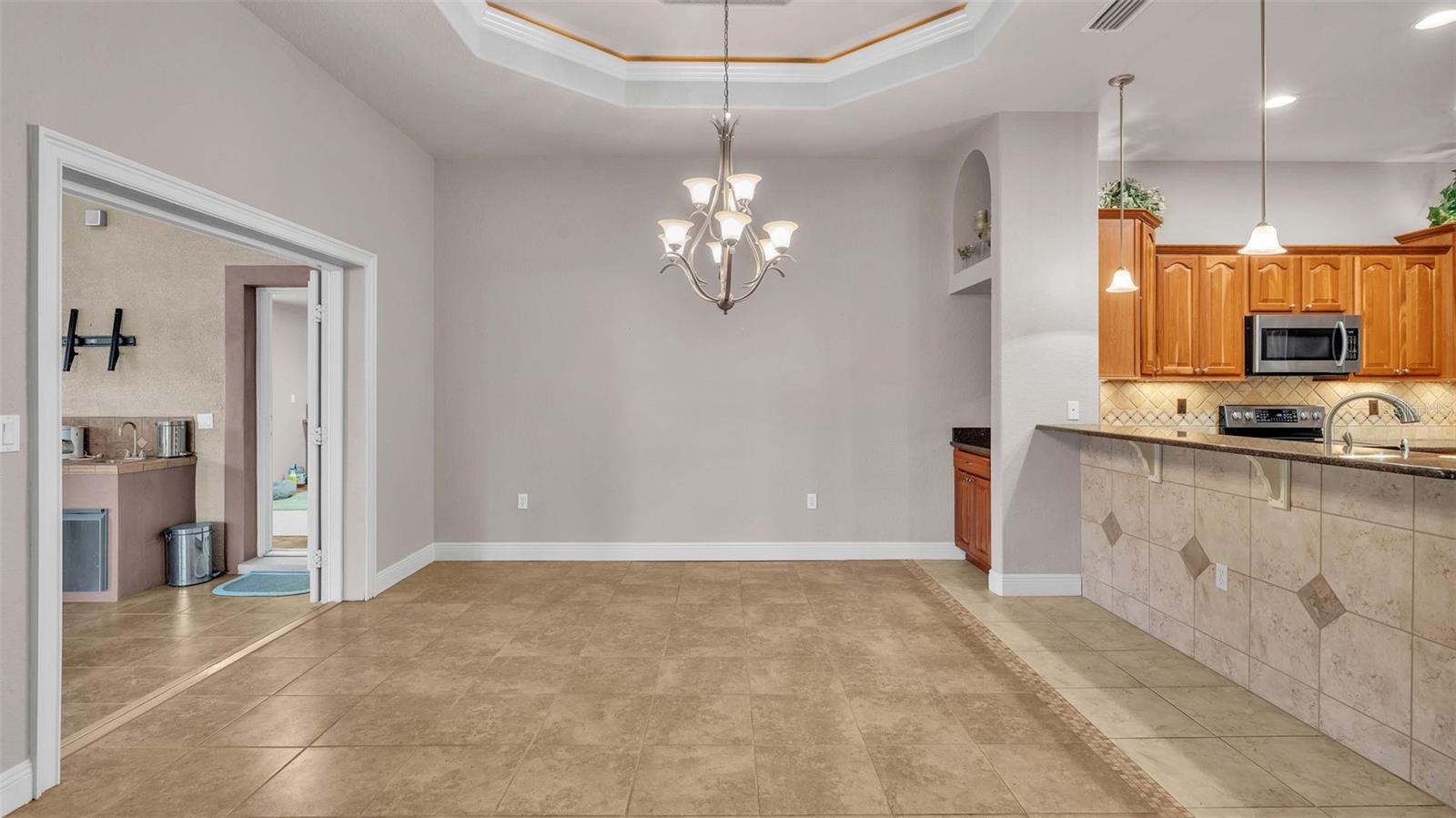 Image 25 of 33 For 402 Cruisers Drive