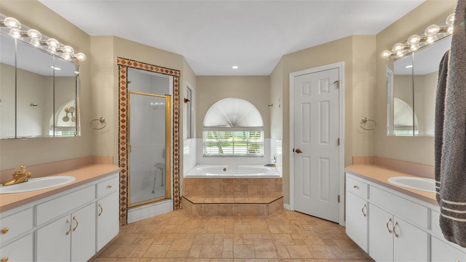 Image 12 of 61 For 1702 Sherwood Lakes Boulevard
