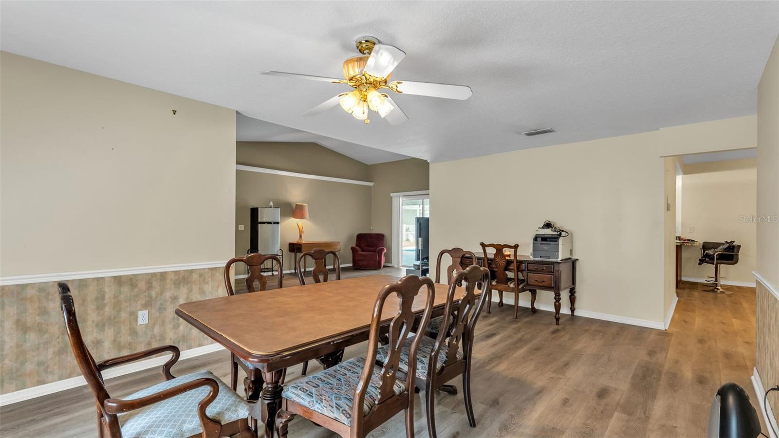 Image 33 of 61 For 1702 Sherwood Lakes Boulevard