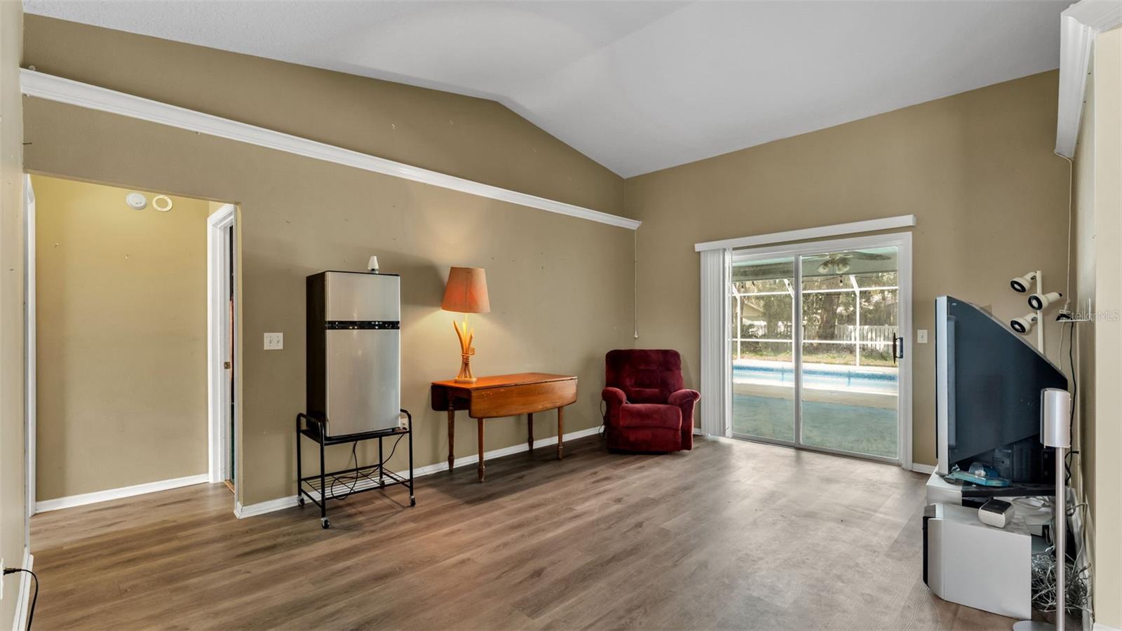 Image 34 of 61 For 1702 Sherwood Lakes Boulevard
