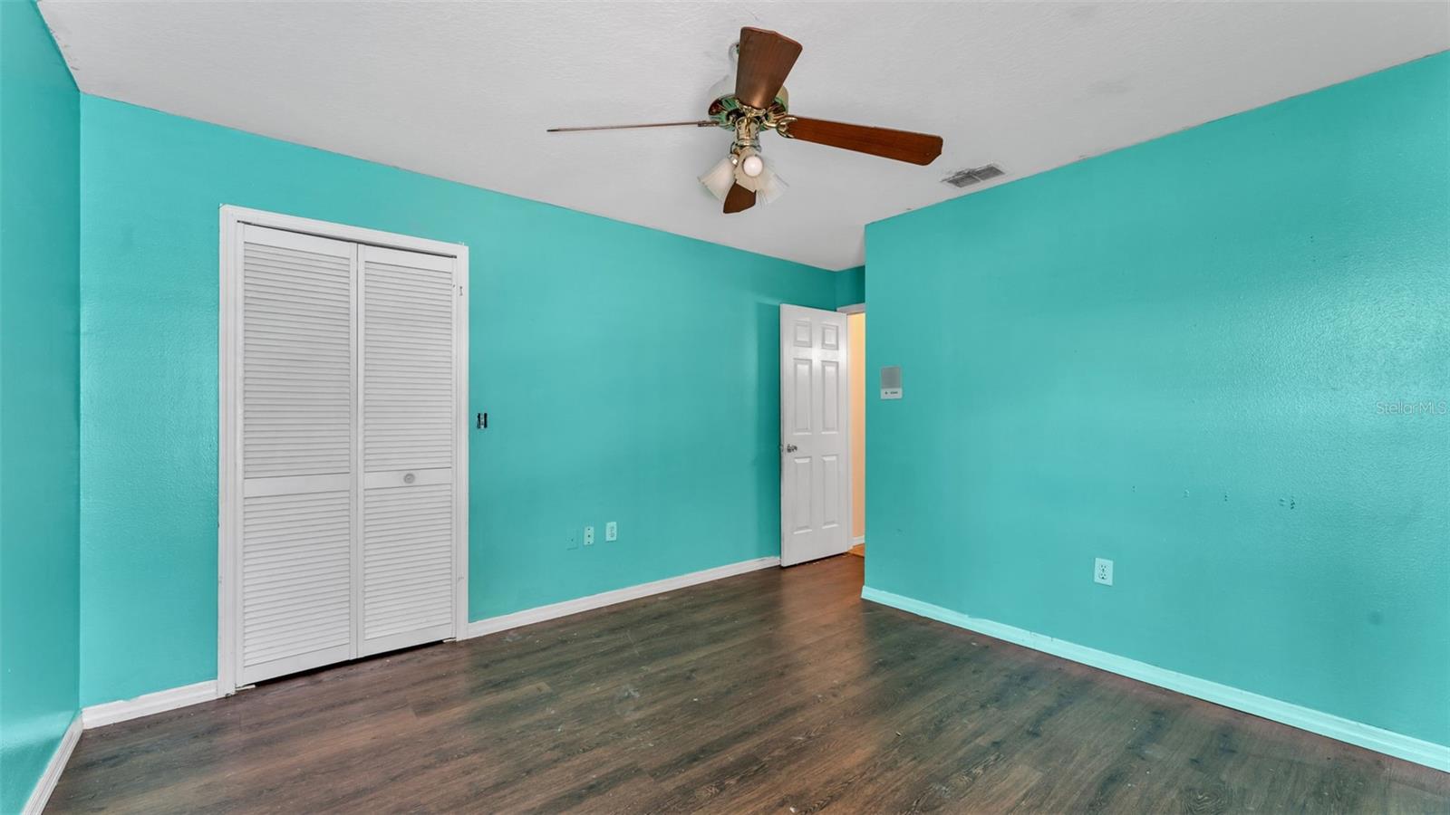 Image 39 of 61 For 1702 Sherwood Lakes Boulevard
