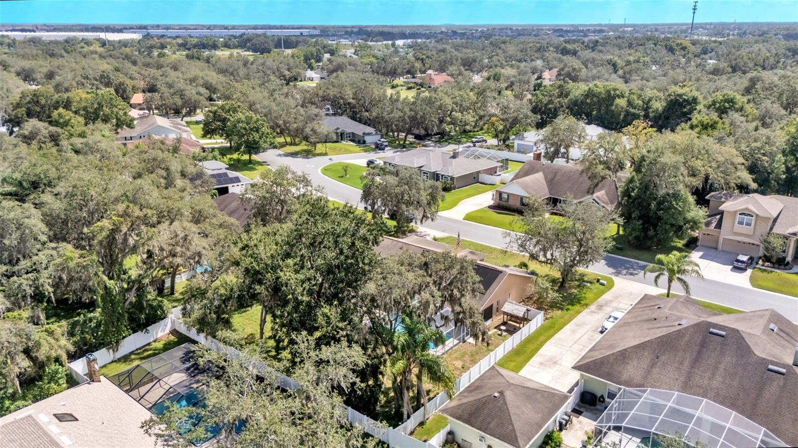 Image 40 of 61 For 1702 Sherwood Lakes Boulevard