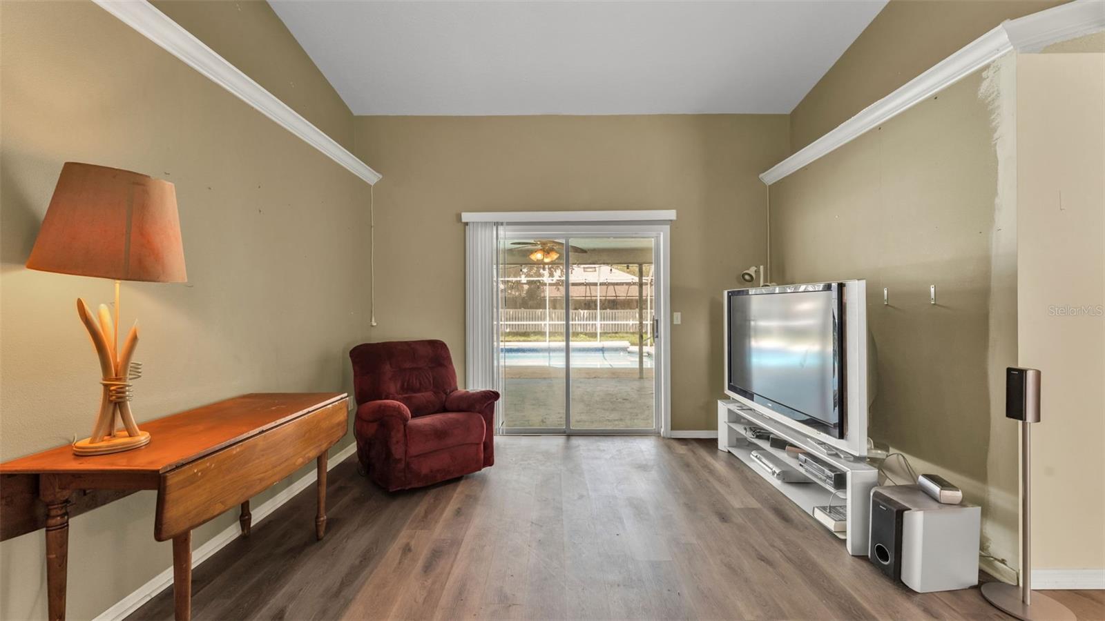 Image 41 of 61 For 1702 Sherwood Lakes Boulevard