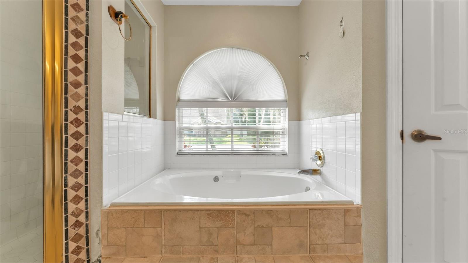 Image 48 of 61 For 1702 Sherwood Lakes Boulevard